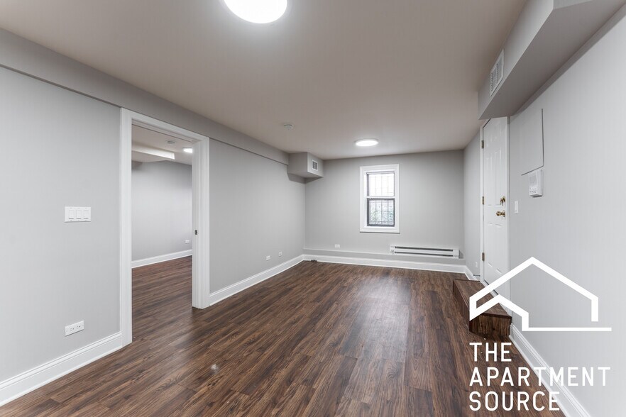 Building Photo - 5746 N Winthrop Ave