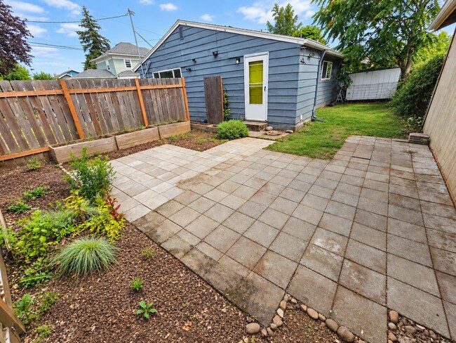 Building Photo - 4412 SE 57th Ave