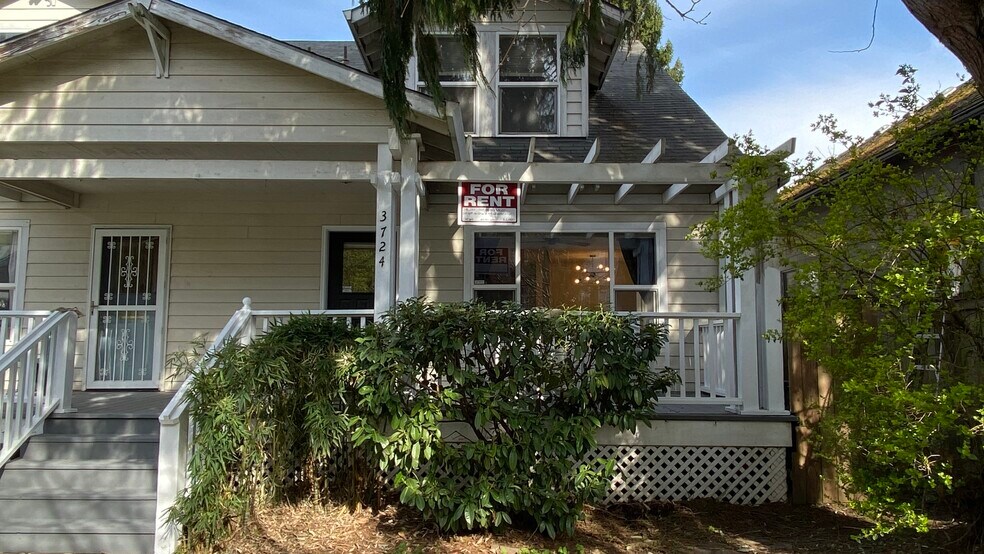 Building Photo - 3724 N Albina Ave