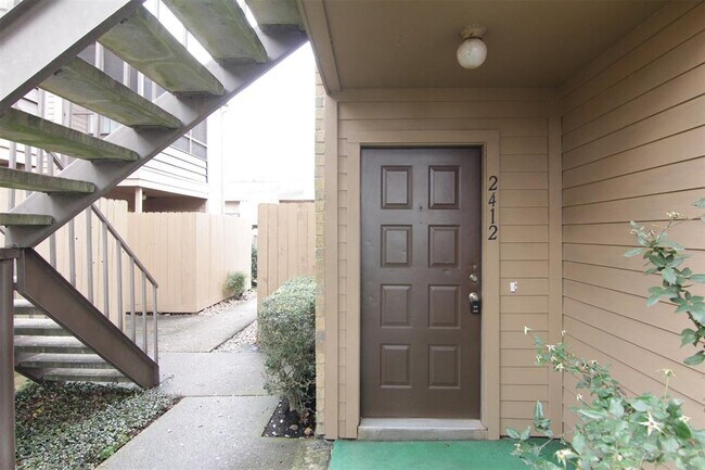 Primary Photo - 10555 Turtlewood Ct