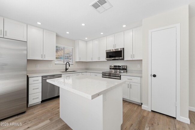 Building Photo - 7214 W Sierra Vista Dr