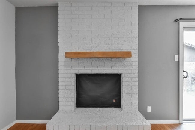 Building Photo - 1602 Missouri Ave