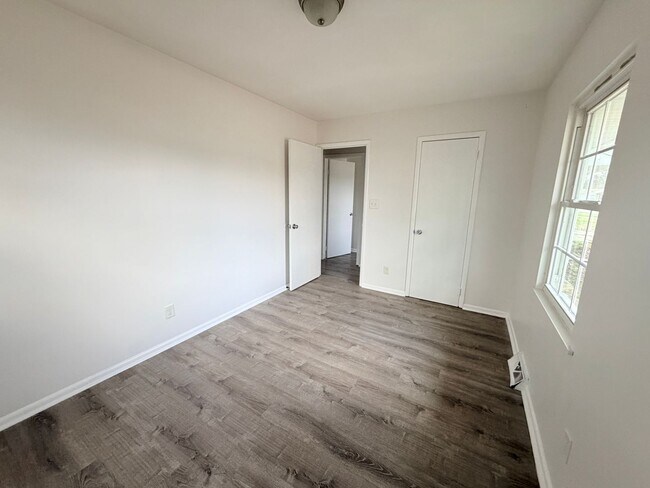 Building Photo - JUST REDUCED: Now Showing this 4 Bedroom/2 bath in New Whiteland, IN