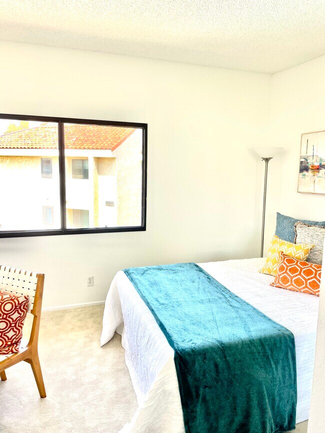 Building Photo - 8180 Manitoba St