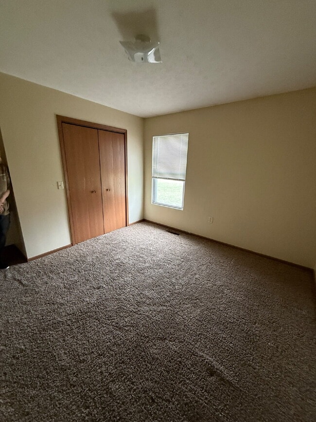 Building Photo - Charming 2-Bedroom Duplex on Campbell Road – Your Home in Sidney!