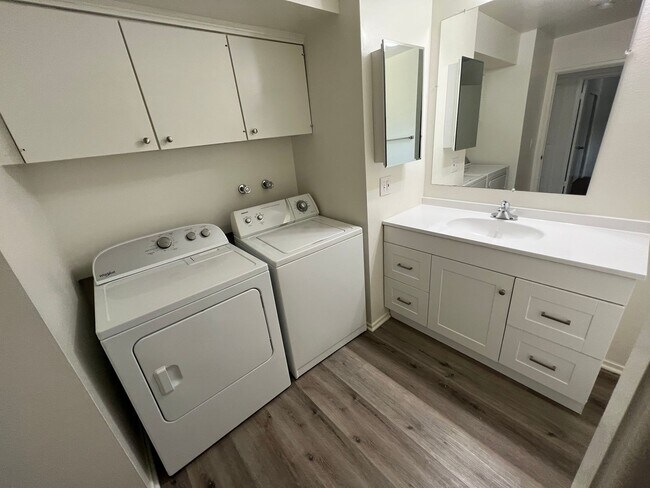 Building Photo - 25250