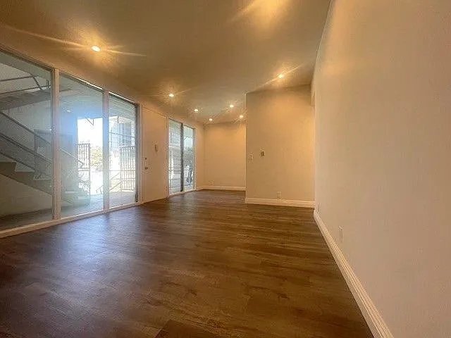 Building Photo - 4150 Los Feliz Blvd