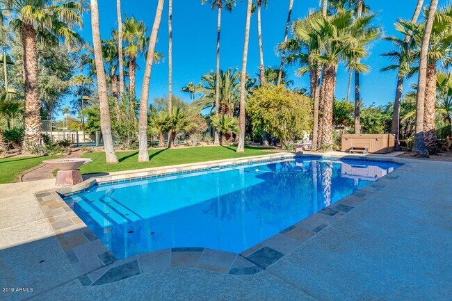 Building Photo - 5240 E Cholla St