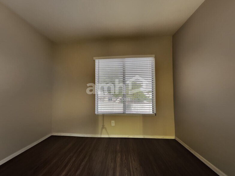 Building Photo - 293 N Slate St