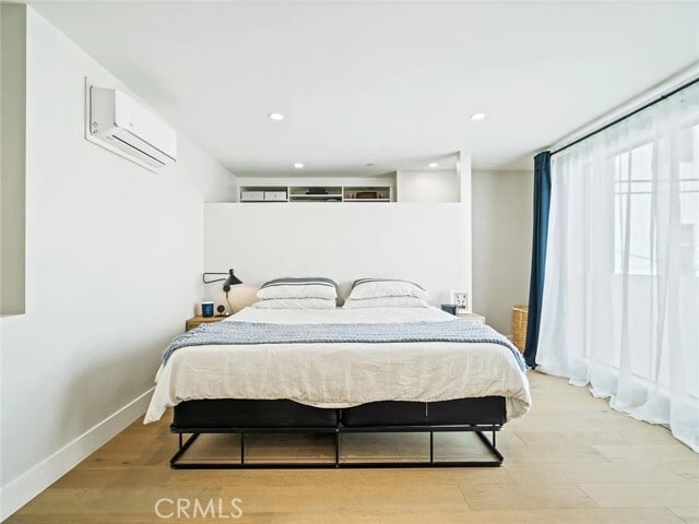 Building Photo - 811 N Detroit St