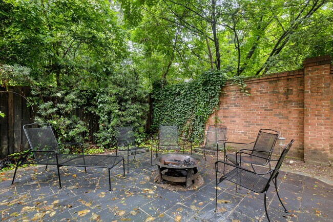 Building Photo - The Laurens Cottage | University Hill