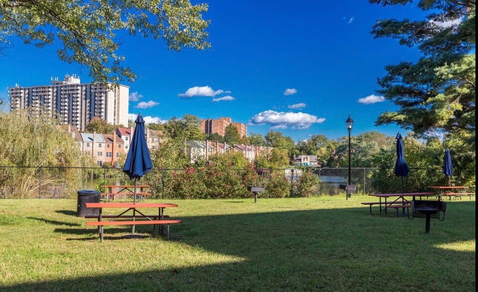 Picnic area - 7505 Democracy Blvd