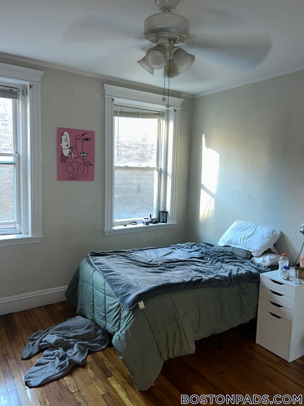 Building Photo - 211 Park Dr