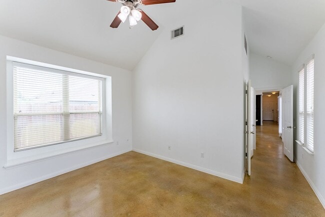 Building Photo - Stunning 3 bedroom/3 bathroom House in Austin!!!