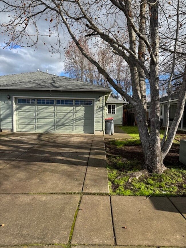 Building Photo - 572-574 COUNTRYSIDE