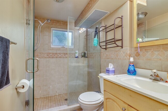 Building Photo - 30 Yeoman Dr