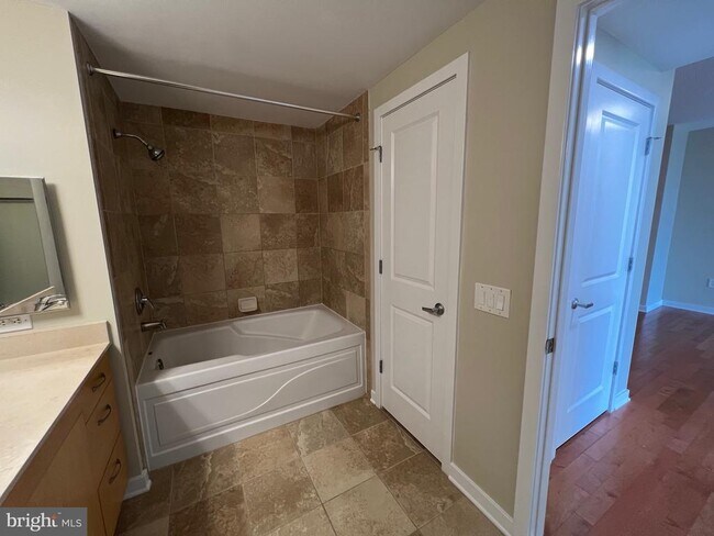 Building Photo - 475 K St NW