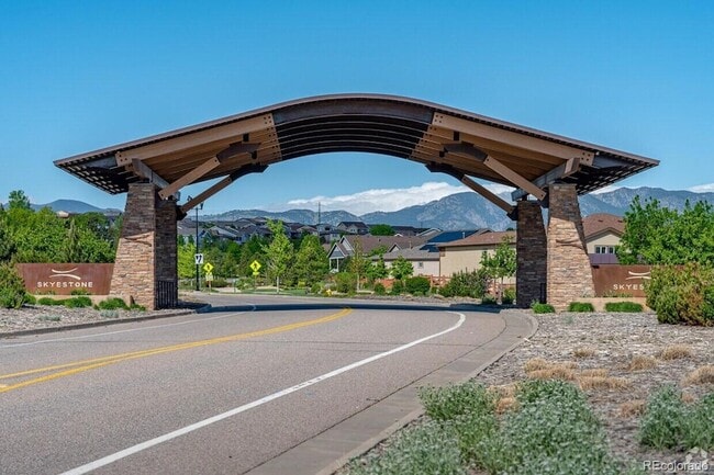 Building Photo - 10803 N Montane Dr