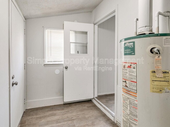 Building Photo - 4007 N Rockwell Ave