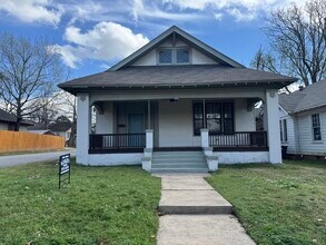 Building Photo - Totally updated 2 Bedroom 1 1/2 Bathroom Home Near UAMS