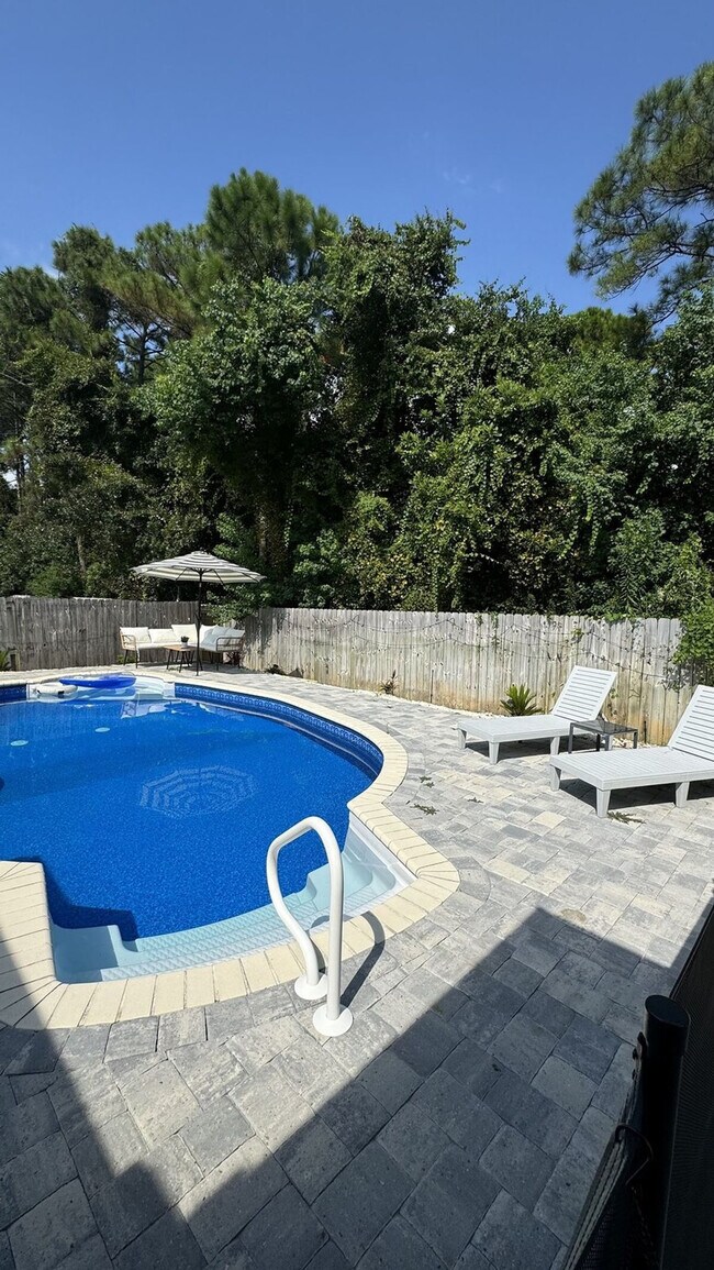 Building Photo - 2064 Constitution Dr