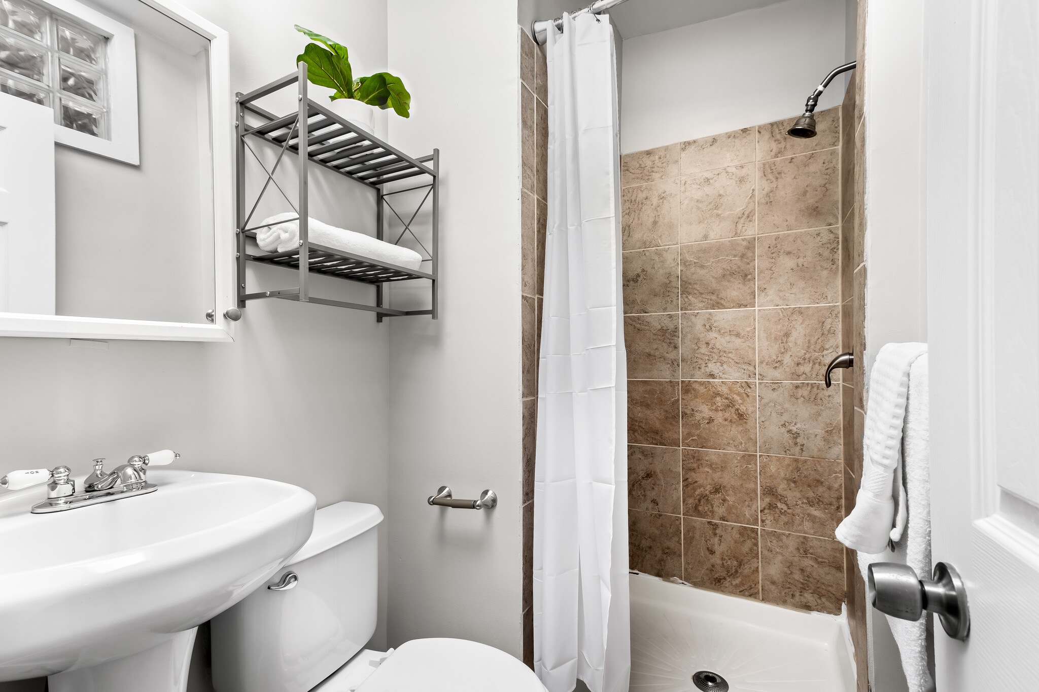 Front bath on second floor - 1432 Patapsco St
