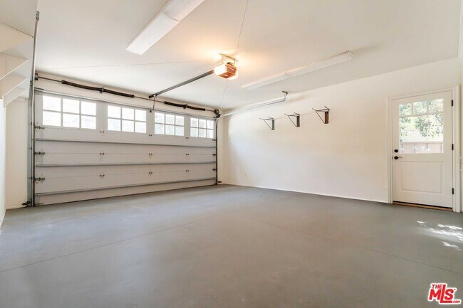 Building Photo - 685 San Lorenzo St