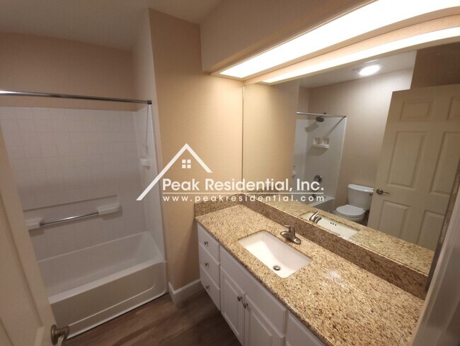 Building Photo - 4537 Fox Valley Cir