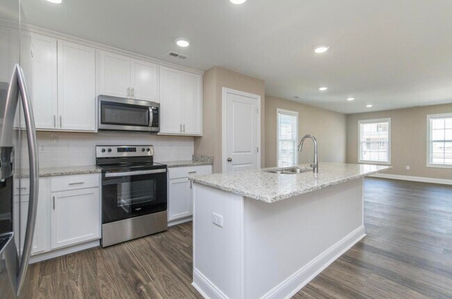 Building Photo - 4024 Ruby Rose Rd