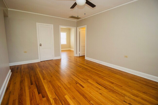 Building Photo - Bright & Modern Renovated 1-Bedroom Condo ...