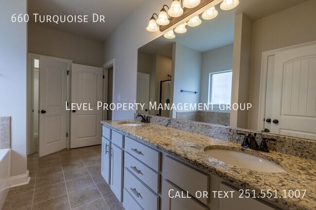 Building Photo - 660 Turquoise Dr