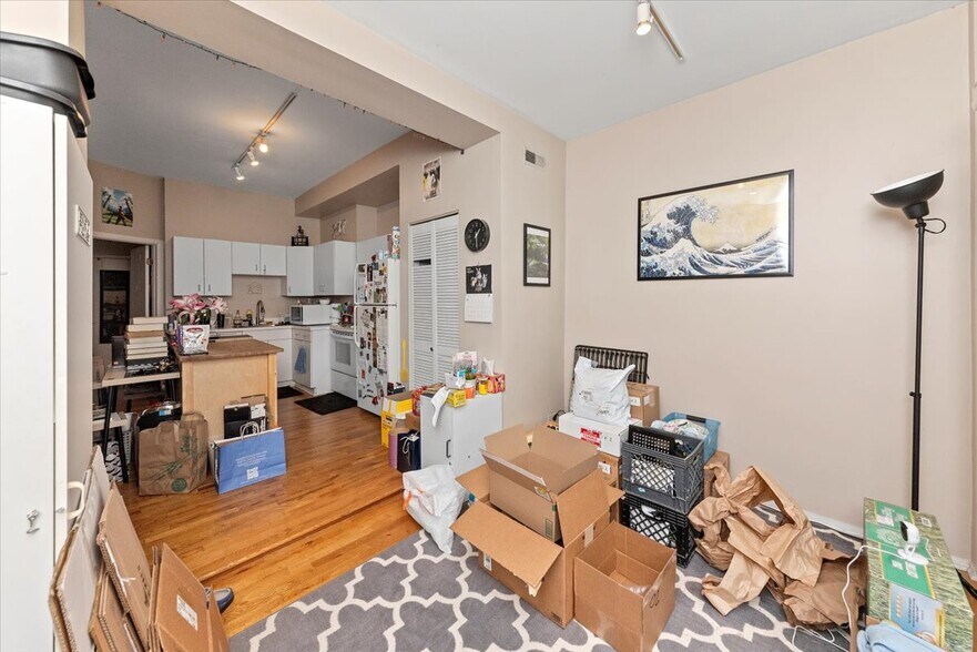 Primary Photo - 4307 N Paulina St