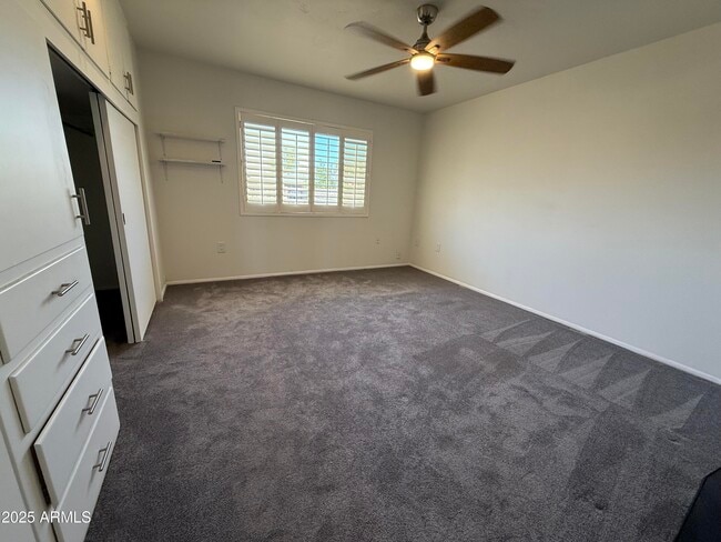 Building Photo - 10416 W Prairie Hills Cir