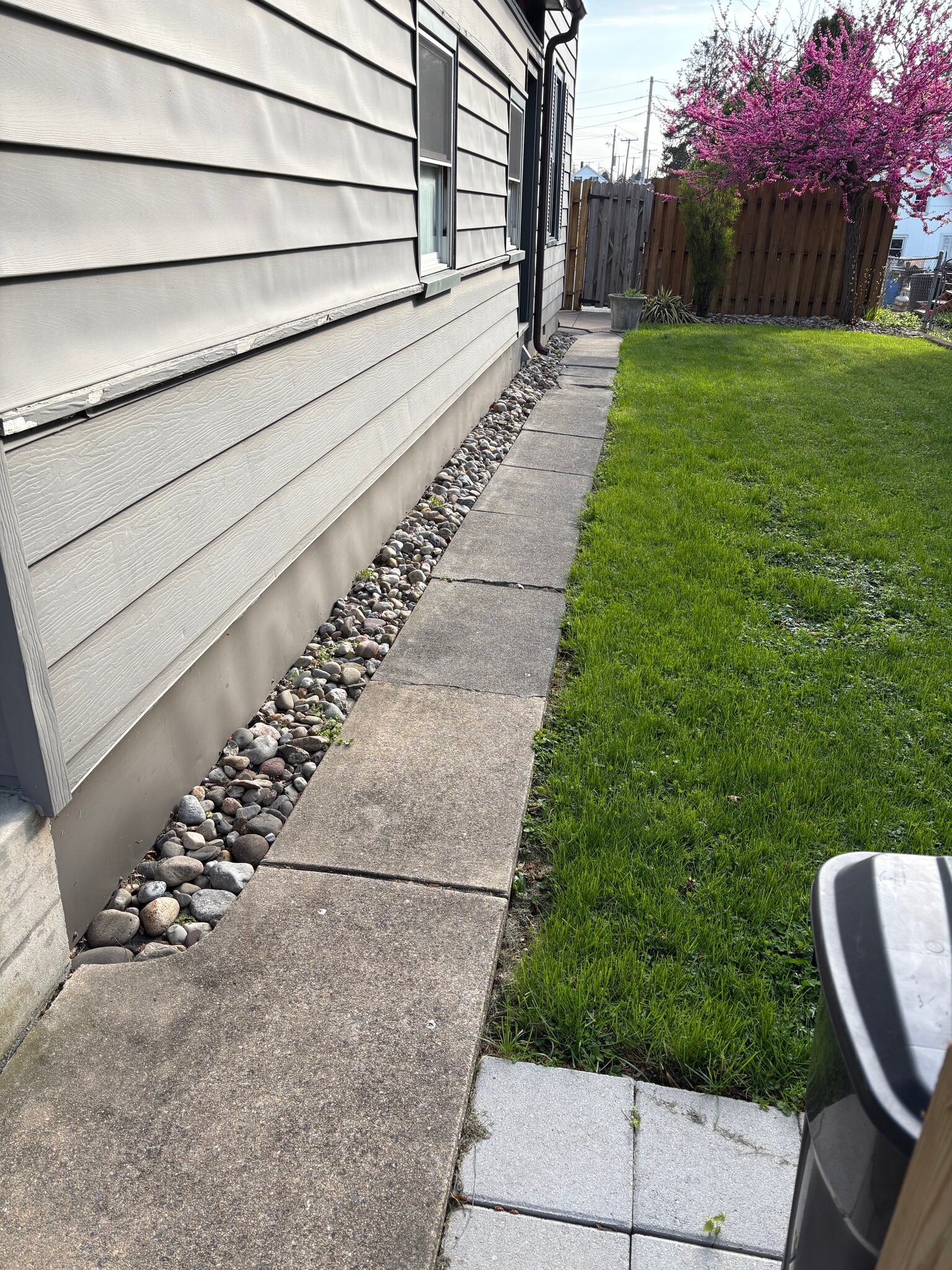 Building Photo - 1408 W Main St