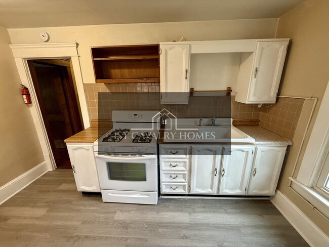 Building Photo - 705 Hazel St