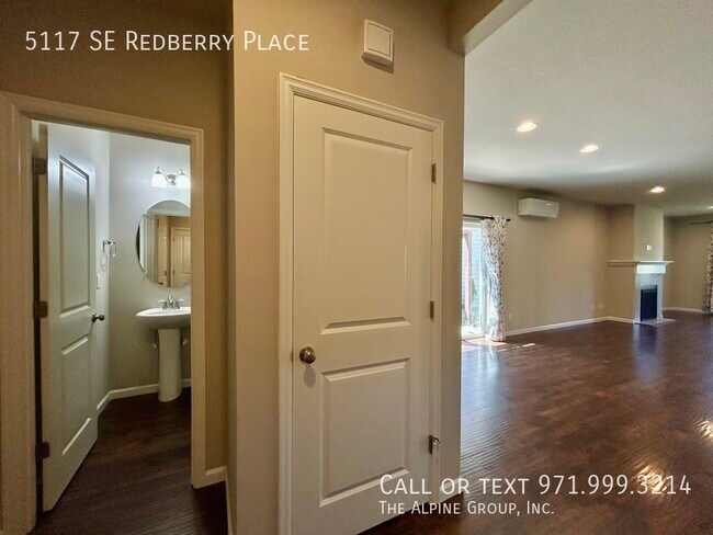 Building Photo - 5117 SE Redberry Pl