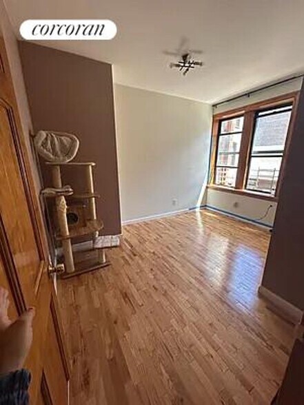 Primary Photo - 2010 Ocean Ave