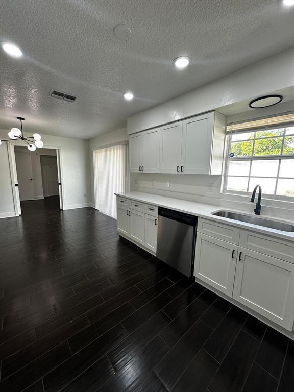 Building Photo - 1520 Country Ridge Dr