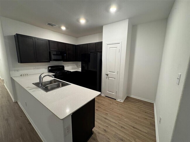 Building Photo - 502 Thunderstorm Ave