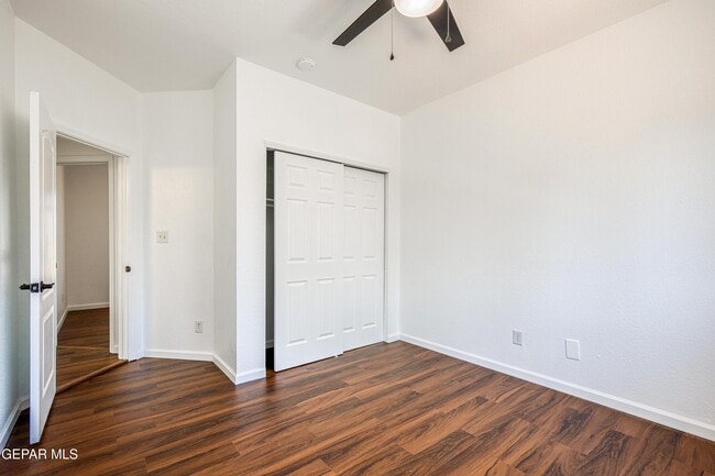 Building Photo - 7600 Plaza Redonda Dr