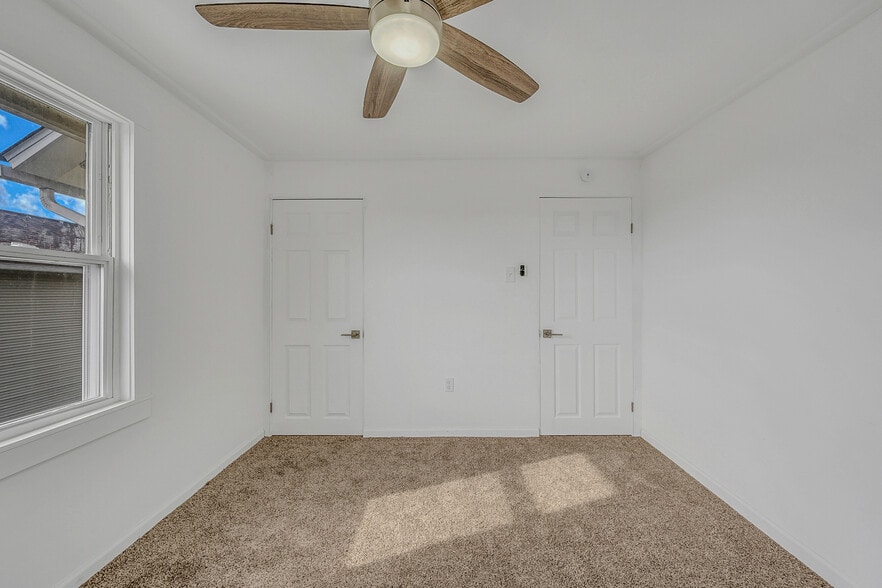 Building Photo - 834 Marcy Ave