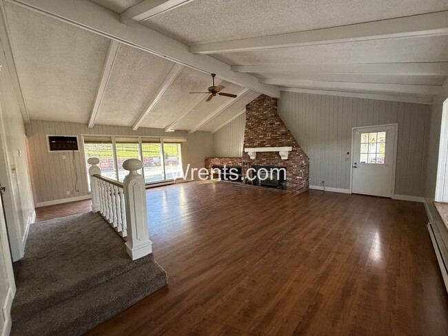 Building Photo - Spacious 6-Bedroom Home with Pool & Multiple Fireplaces – Great Northside Location!