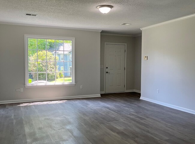 Building Photo - 121 Kenton Dr