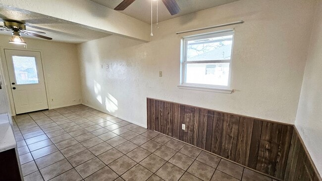 Building Photo - Charming 3-Bedroom Home in the Moore School District