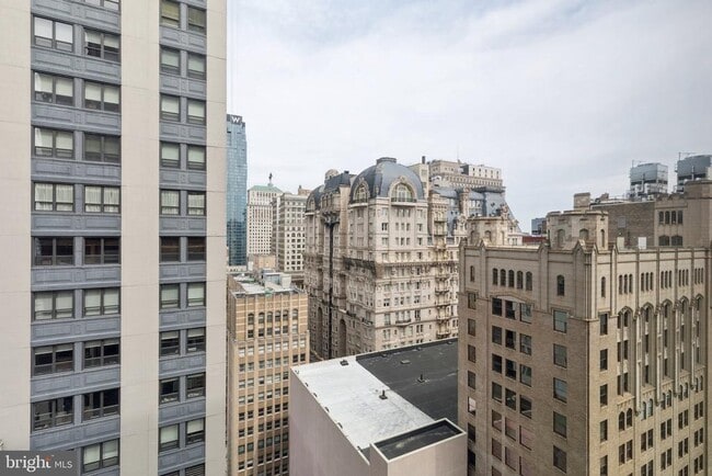 Building Photo - 1420 Locust St