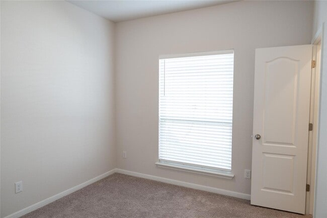 Building Photo - 1419 Sideoats Ln