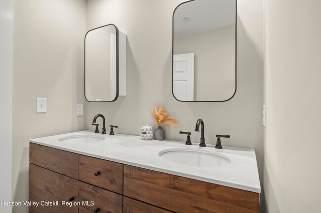 Building Photo - 1977 NY-295