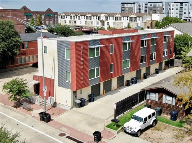 Building Photo - 403 College Main St