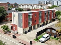 Building Photo - 1 Bed, 1.5 Bath Apartment on Northgate! Minutes from TAMU