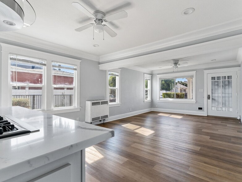 Building Photo - 1926 Lime Ave